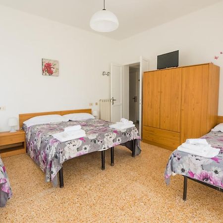 Casa Violetta Bed & Breakfast มารีนา ดิ มาซซา ภายนอก รูปภาพ