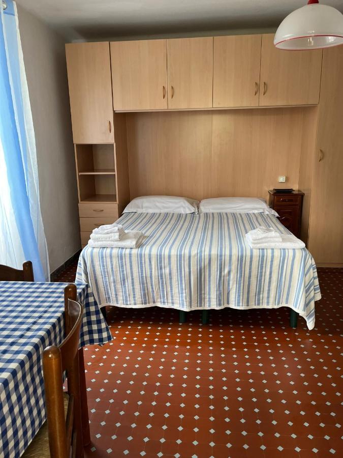 Casa Violetta Bed & Breakfast มารีนา ดิ มาซซา ภายนอก รูปภาพ