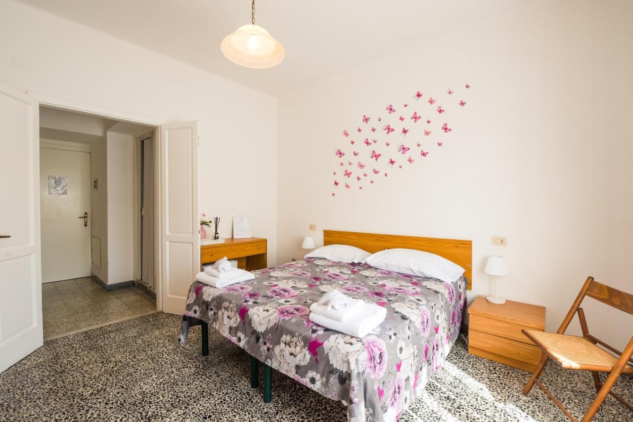 Casa Violetta Bed & Breakfast มารีนา ดิ มาซซา ภายนอก รูปภาพ