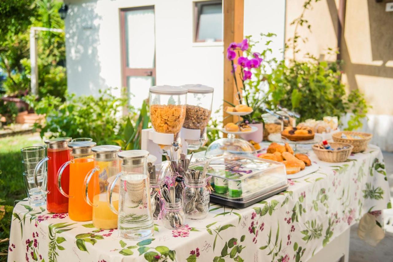 Casa Violetta Bed & Breakfast มารีนา ดิ มาซซา ภายนอก รูปภาพ