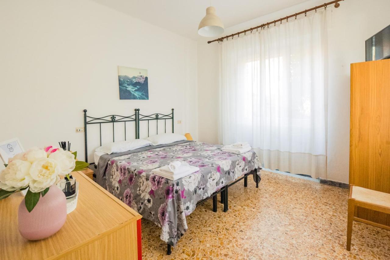 Casa Violetta Bed & Breakfast มารีนา ดิ มาซซา ภายนอก รูปภาพ
