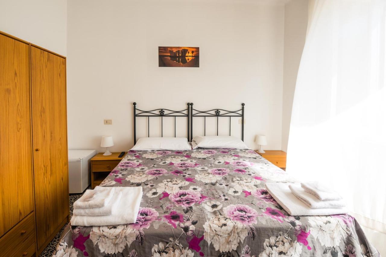 Casa Violetta Bed & Breakfast มารีนา ดิ มาซซา ภายนอก รูปภาพ