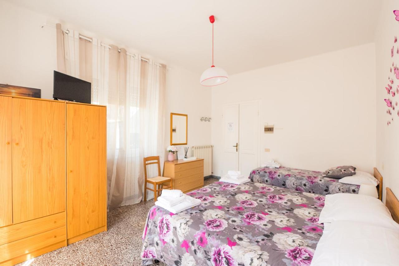 Casa Violetta Bed & Breakfast มารีนา ดิ มาซซา ภายนอก รูปภาพ
