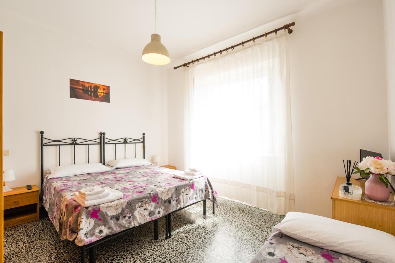Casa Violetta Bed & Breakfast มารีนา ดิ มาซซา ภายนอก รูปภาพ