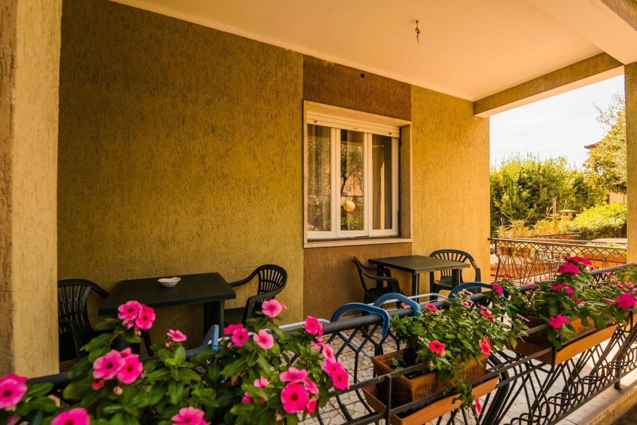 Casa Violetta Bed & Breakfast มารีนา ดิ มาซซา ภายนอก รูปภาพ
