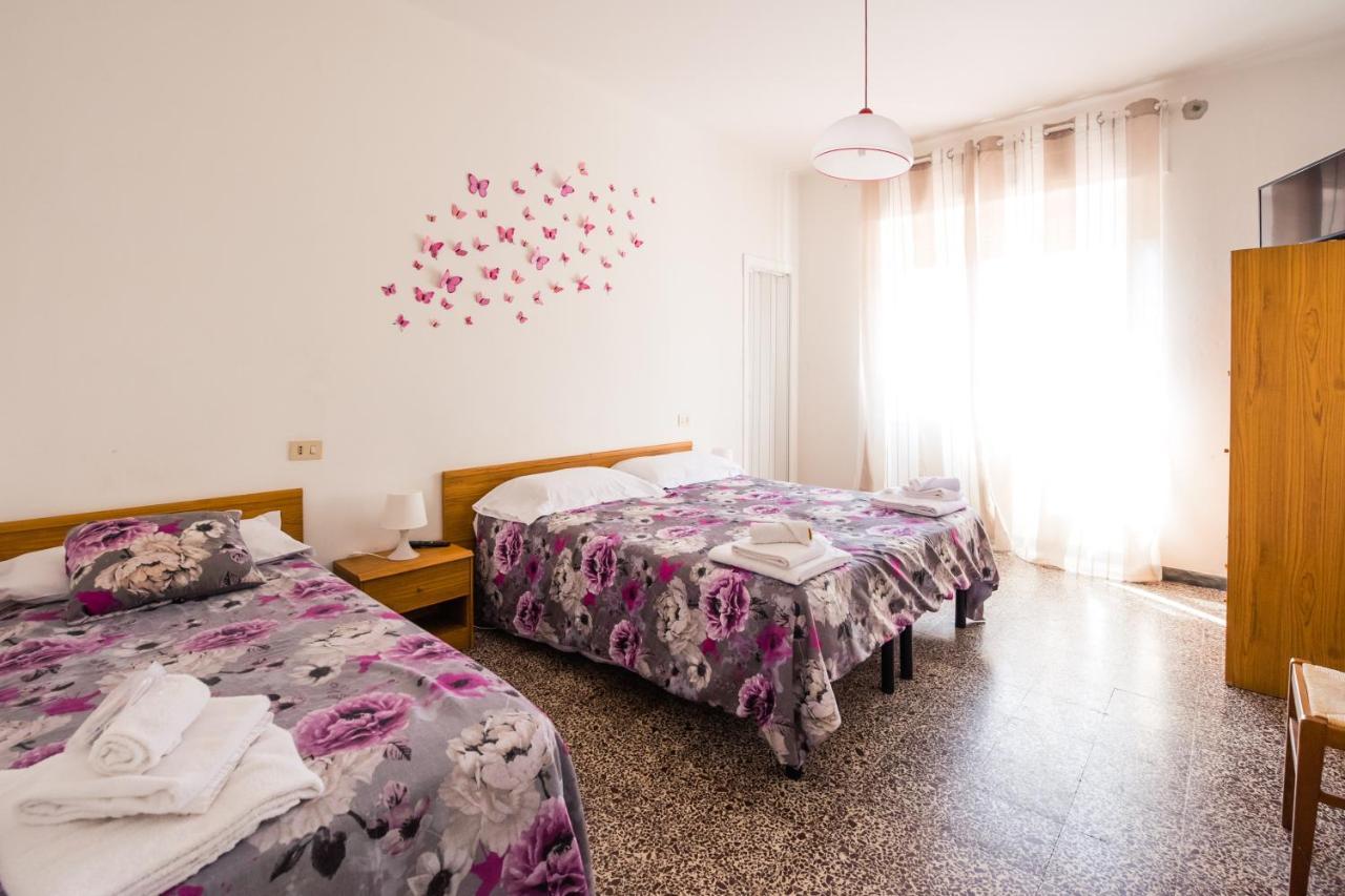 Casa Violetta Bed & Breakfast มารีนา ดิ มาซซา ภายนอก รูปภาพ