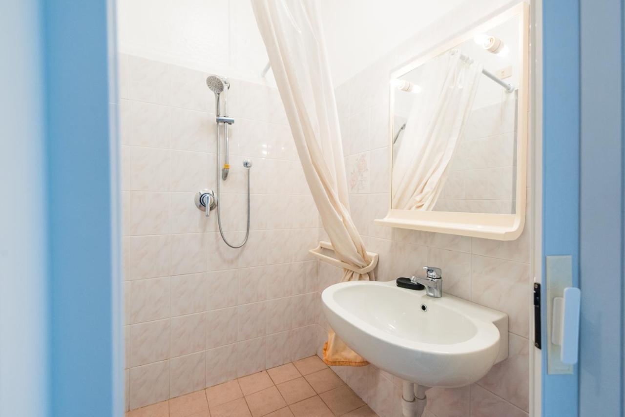 Casa Violetta Bed & Breakfast มารีนา ดิ มาซซา ภายนอก รูปภาพ